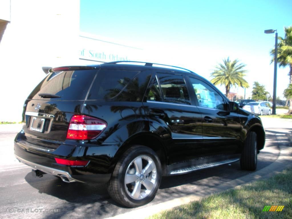 2010 ML 350 - Black / Cashmere photo #6