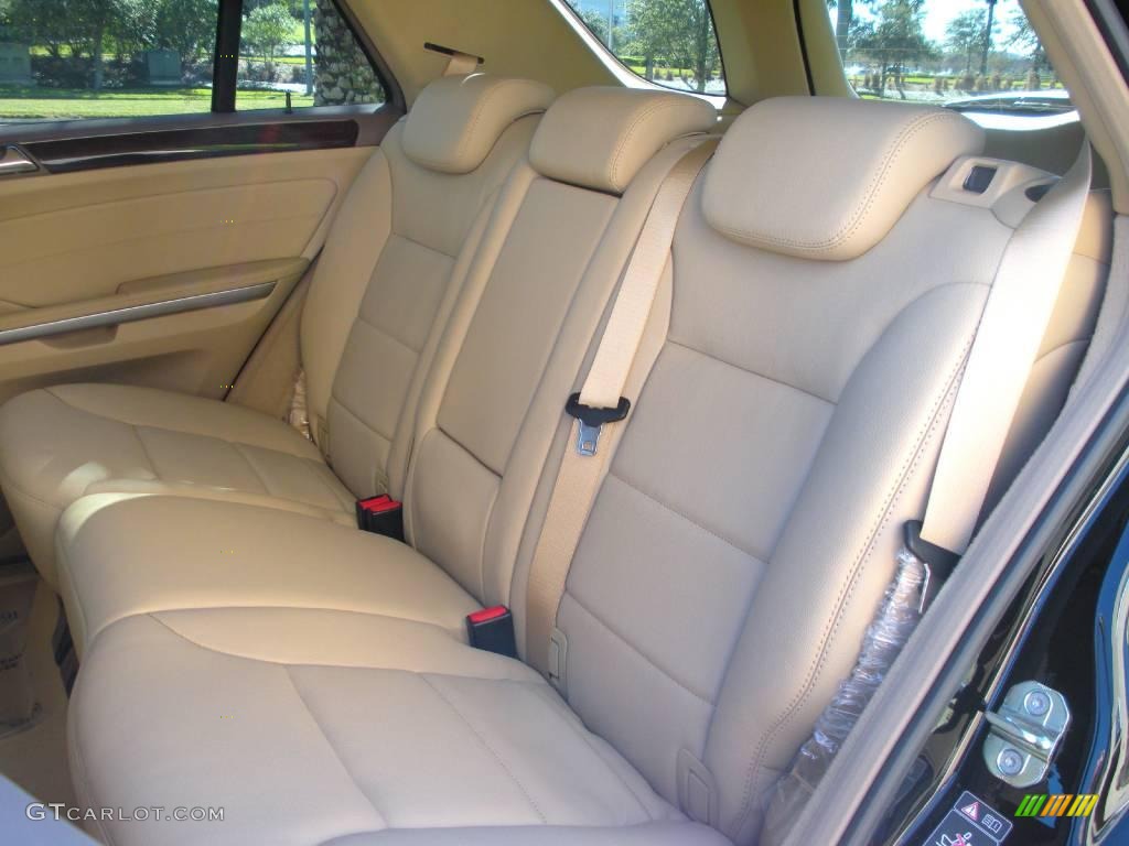 2010 ML 350 - Black / Cashmere photo #14