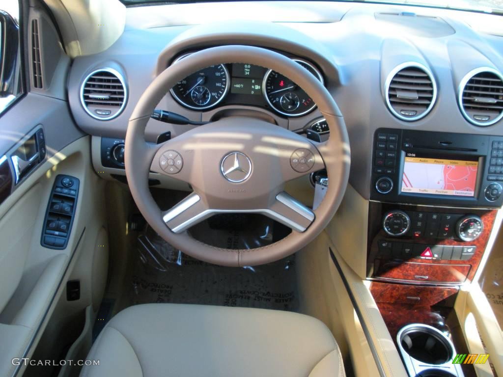 2010 ML 350 - Black / Cashmere photo #18