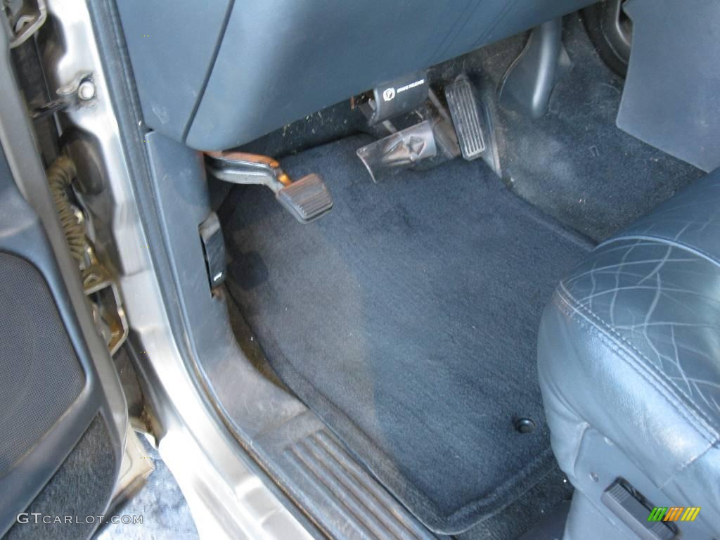 2002 Silverado 1500 LS Extended Cab 4x4 - Light Pewter Metallic / Medium Gray photo #12