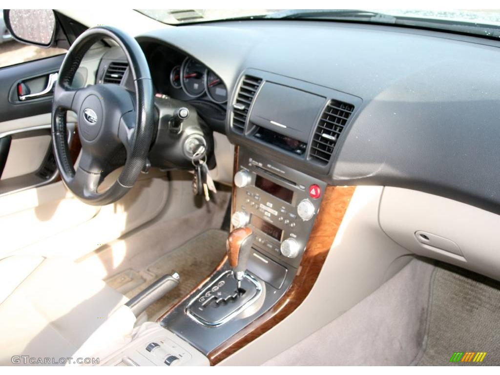 2007 Outback 2.5i Limited Wagon - Champagne Gold Opal / Taupe Leather photo #18