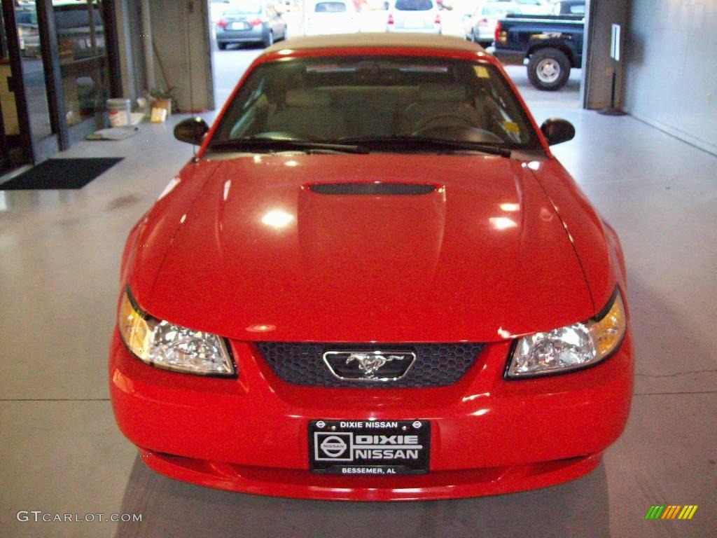 2000 Mustang V6 Convertible - Performance Red / Medium Parchment photo #2