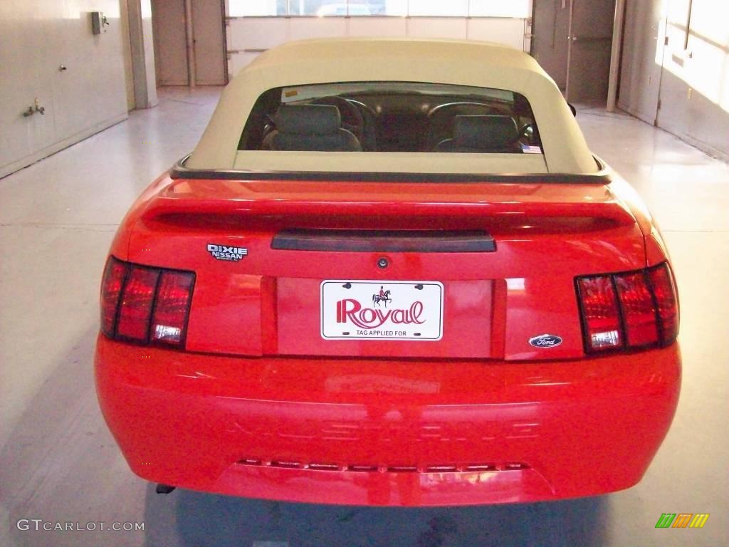 2000 Mustang V6 Convertible - Performance Red / Medium Parchment photo #5