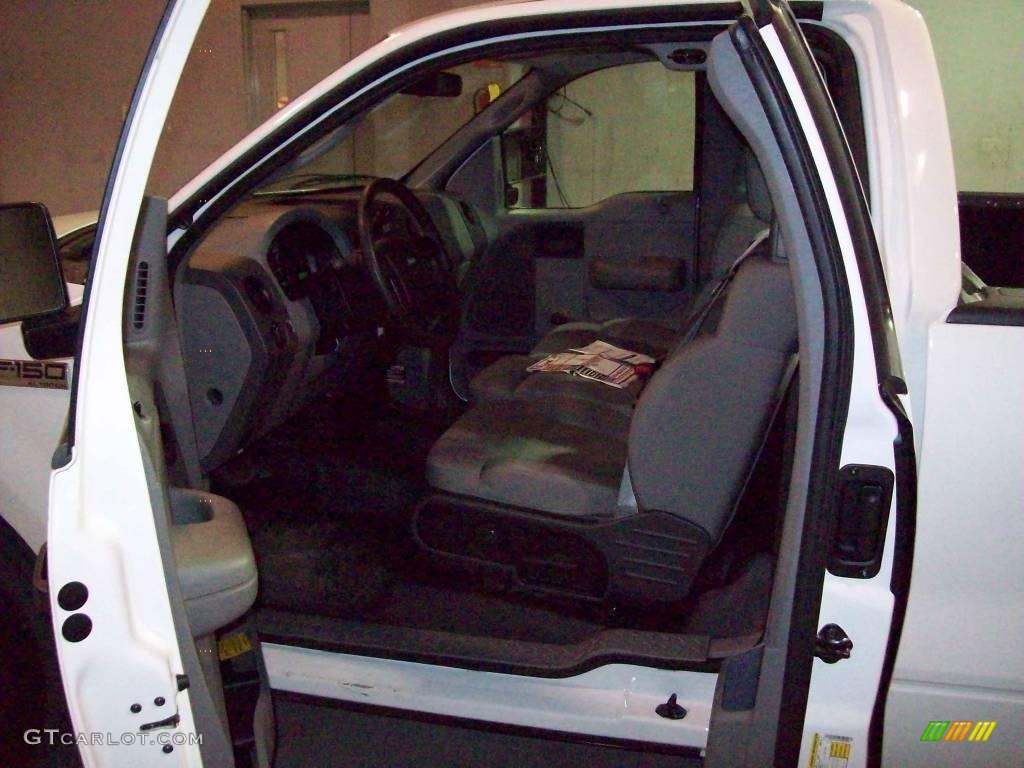 2007 F150 XL Regular Cab - Oxford White / Medium Flint photo #11