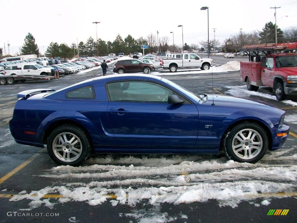 2005 Mustang GT Deluxe Coupe - Sonic Blue Metallic / Dark Charcoal photo #1