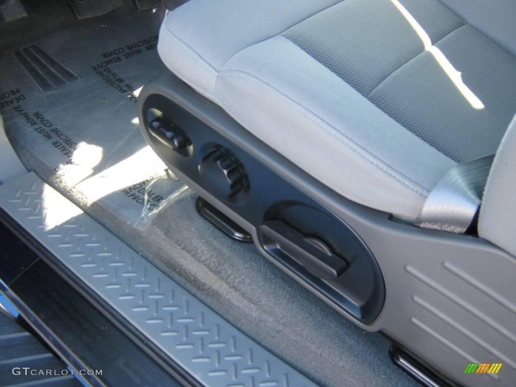 2004 F150 XLT SuperCab 4x4 - True Blue Metallic / Dark Flint photo #16
