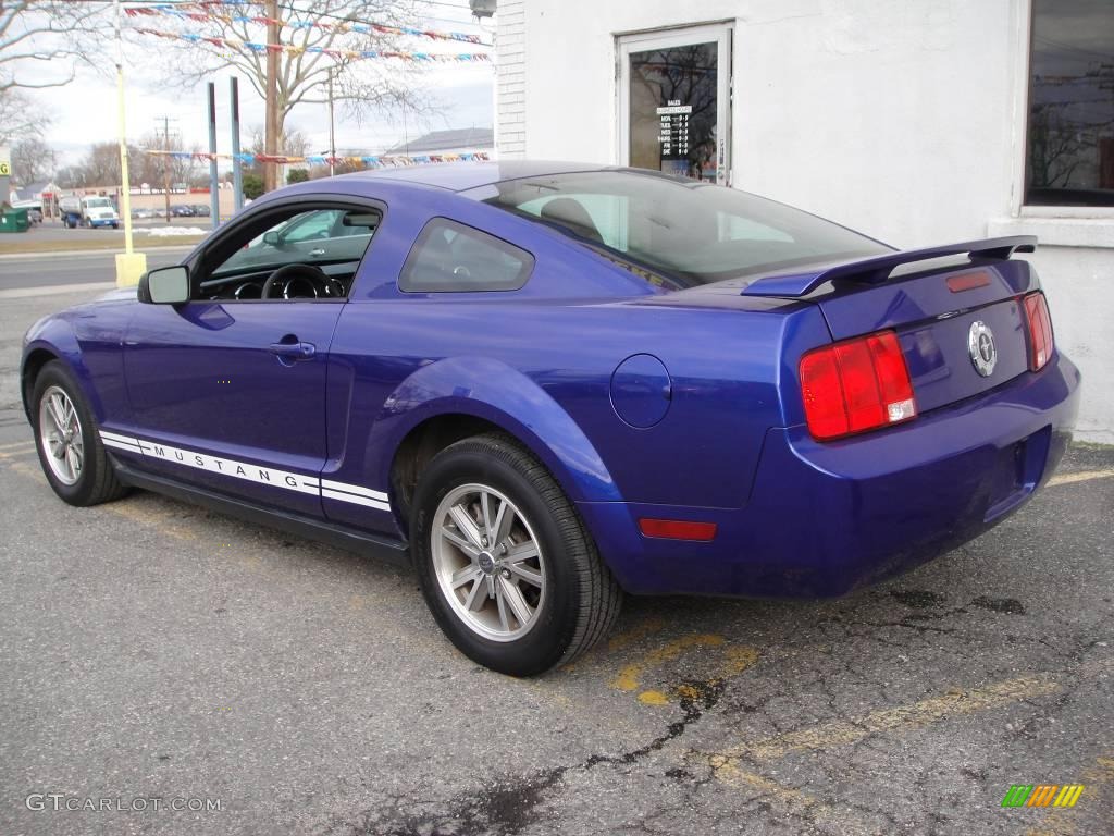 2005 Mustang V6 Deluxe Coupe - Sonic Blue Metallic / Dark Charcoal photo #4