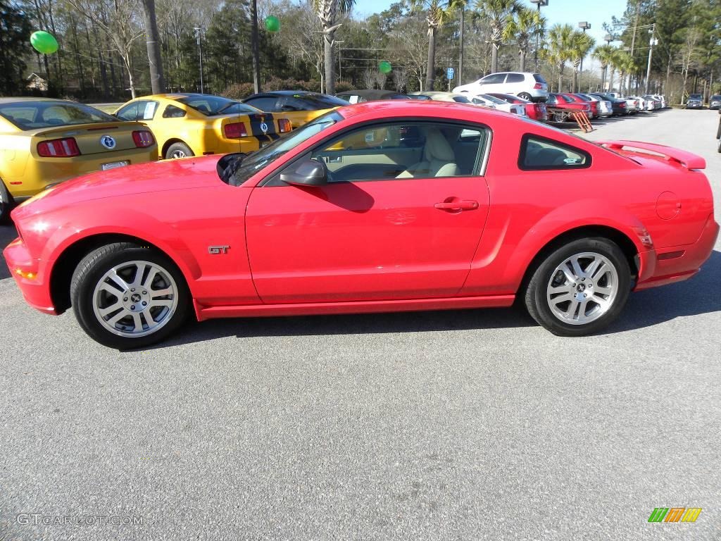 2006 Mustang GT Deluxe Coupe - Torch Red / Light Parchment photo #2