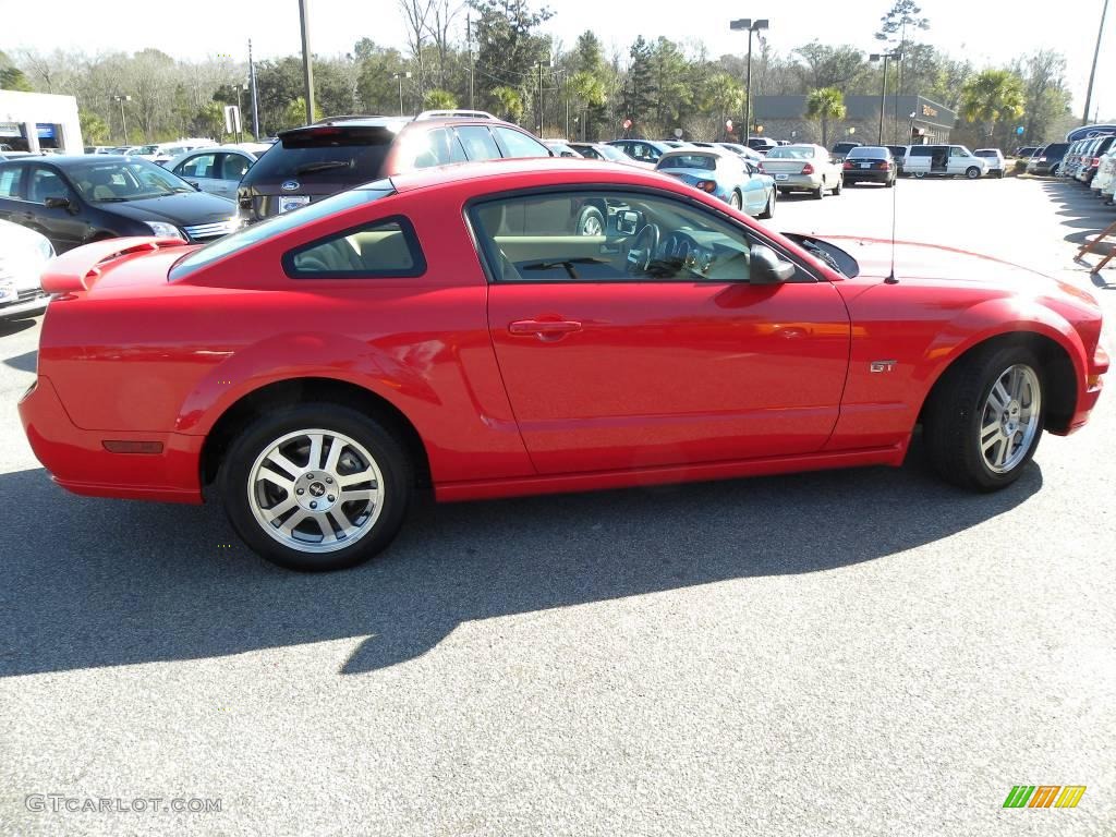 2006 Mustang GT Deluxe Coupe - Torch Red / Light Parchment photo #9