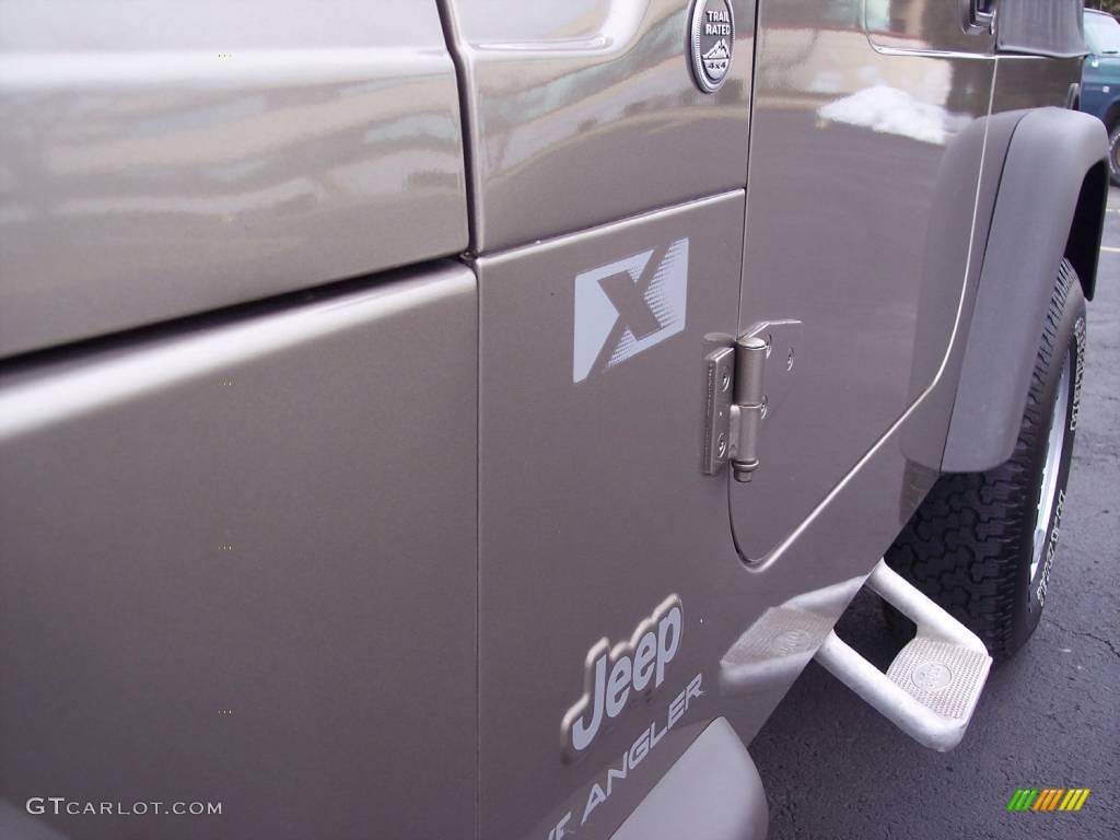 2006 Wrangler X 4x4 - Light Khaki Metallic / Khaki photo #8