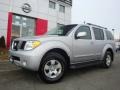 Silver Lightning Metallic - Pathfinder SE 4x4 Photo No. 5