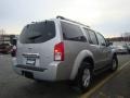 2006 Silver Lightning Metallic Nissan Pathfinder SE 4x4  photo #10