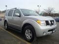 2006 Silver Lightning Metallic Nissan Pathfinder SE 4x4  photo #13