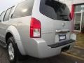 Silver Lightning Metallic - Pathfinder SE 4x4 Photo No. 18