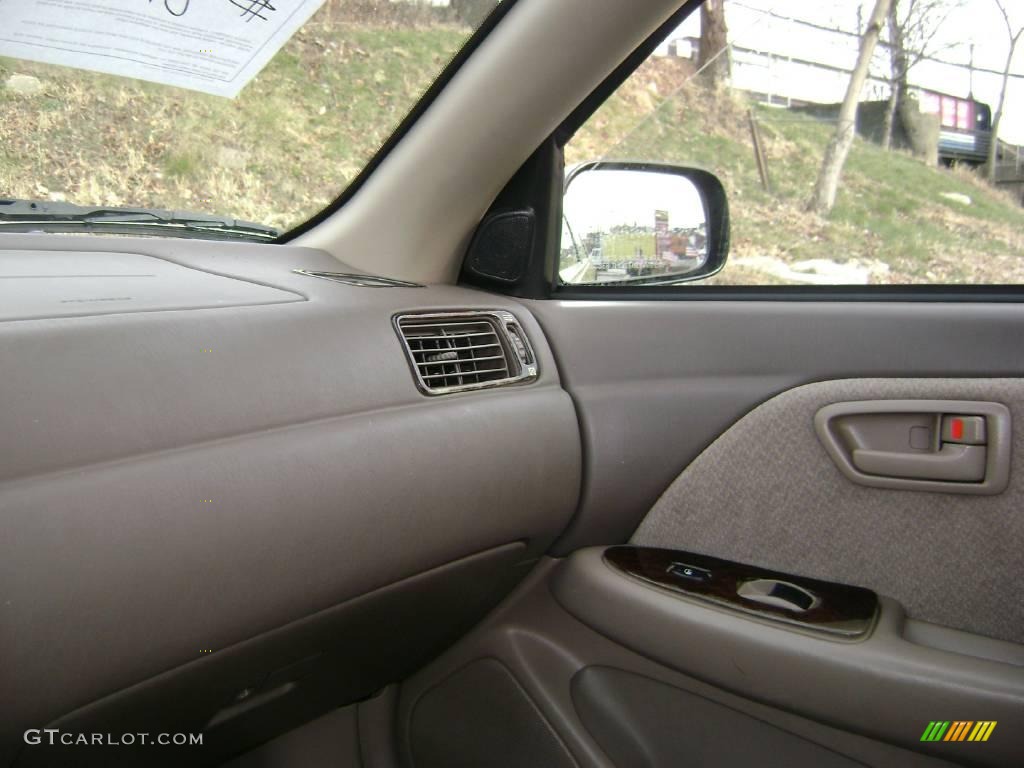 2001 Camry LE - Black / Oak photo #12