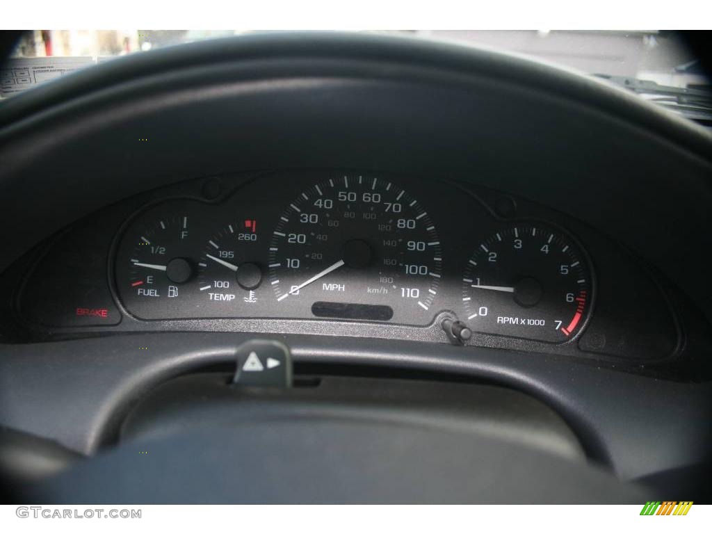 2004 Cavalier LS Coupe - Dark Green Metallic / Graphite photo #10