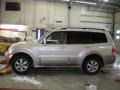 Viking White - Montero Limited 4x4 Photo No. 7