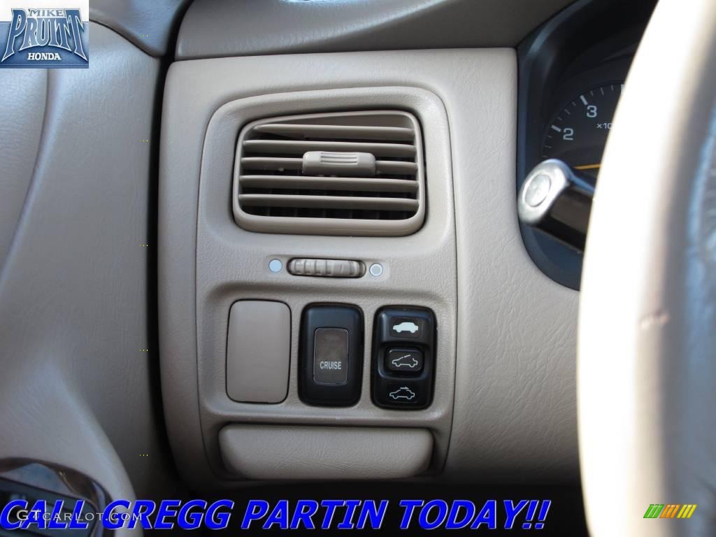1998 Accord EX V6 Sedan - Taffeta White / Ivory photo #20