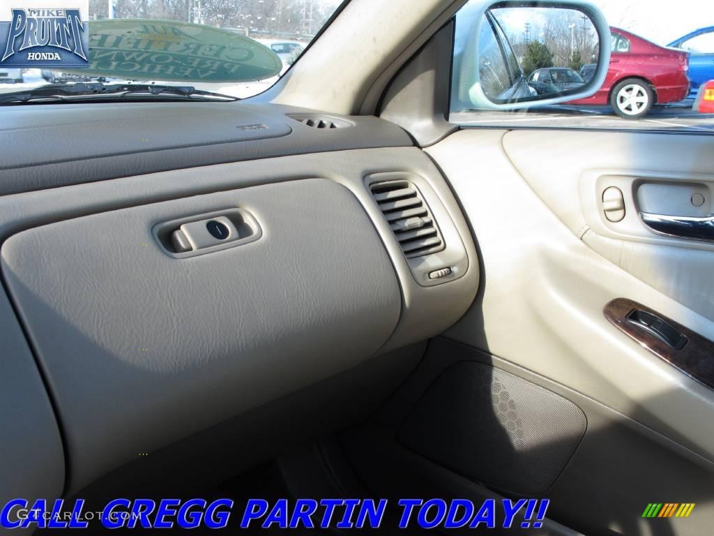 1998 Accord EX V6 Sedan - Taffeta White / Ivory photo #23