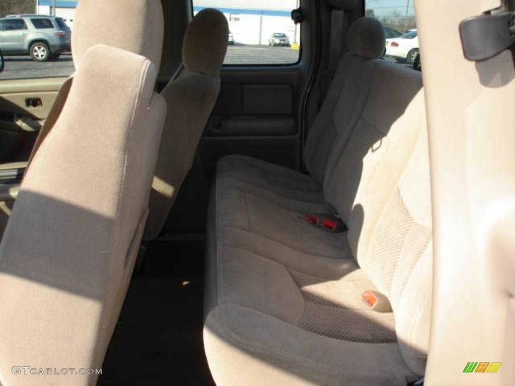 2004 Silverado 1500 LS Extended Cab - Sandstone Metallic / Tan photo #12