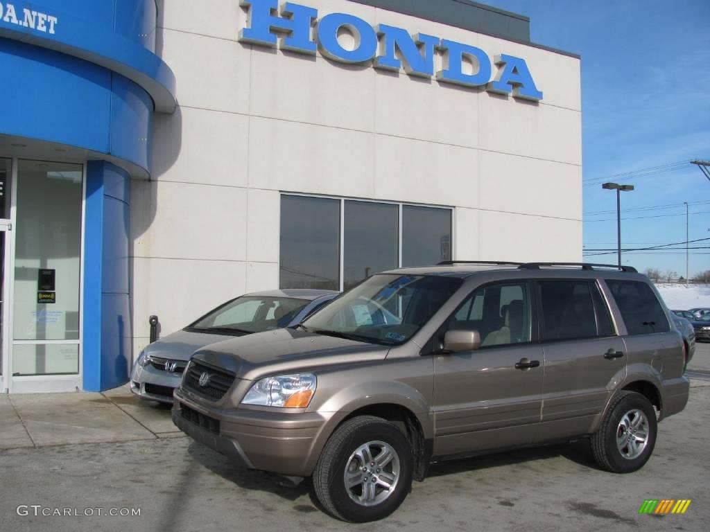 Sandstone Metallic Honda Pilot