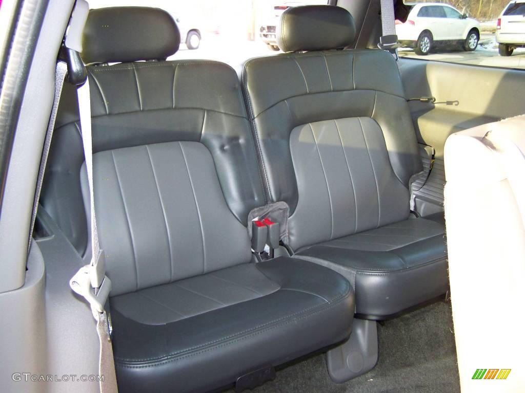 2002 Envoy XL SLT 4x4 - Magnetic Red Metallic / Dark Pewter photo #17
