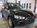 Labrador Black Pearl - Outlander ES 4WD Photo No. 7
