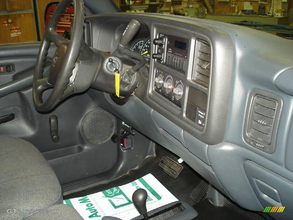 2001 Silverado 1500 Regular Cab 4x4 - Victory Red / Graphite photo #23