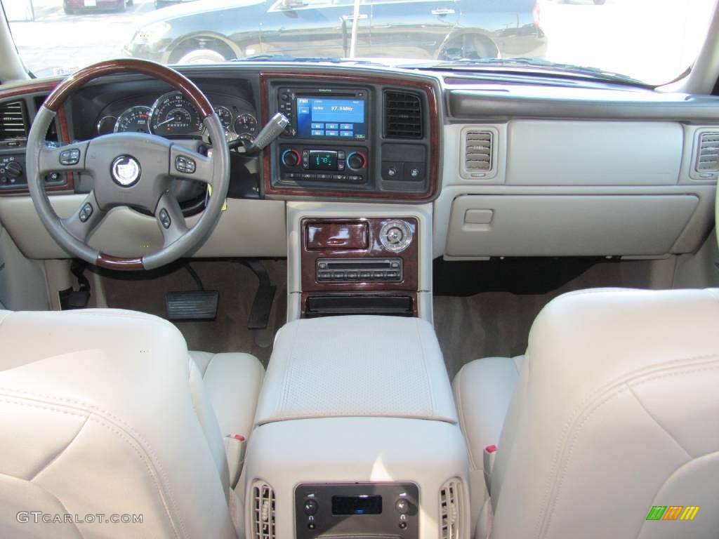2006 Escalade EXT AWD - White Diamond / Shale photo #12