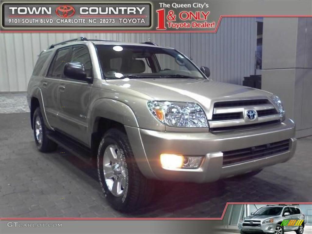 2004 4Runner SR5 4x4 - Dorado Gold Pearl / Taupe photo #1