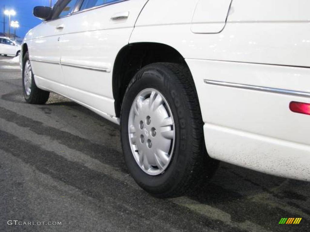 2001 Lumina Sedan - White / Medium Gray photo #7
