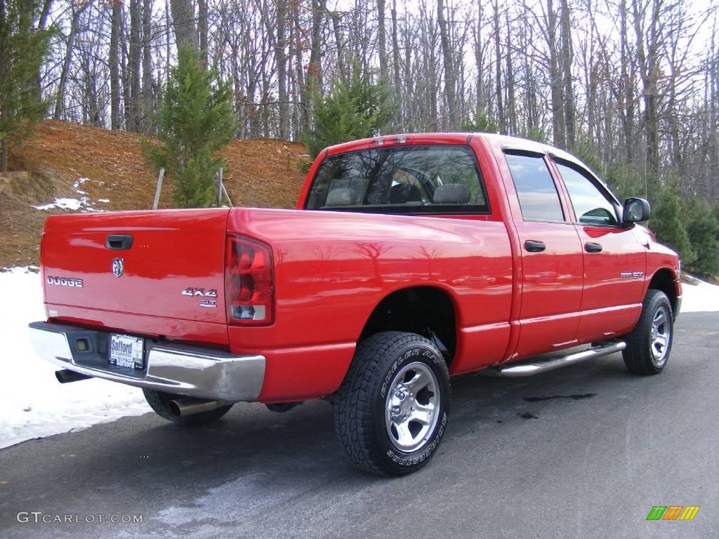 2004 Ram 1500 SLT Quad Cab 4x4 - Flame Red / Dark Slate Gray photo #5