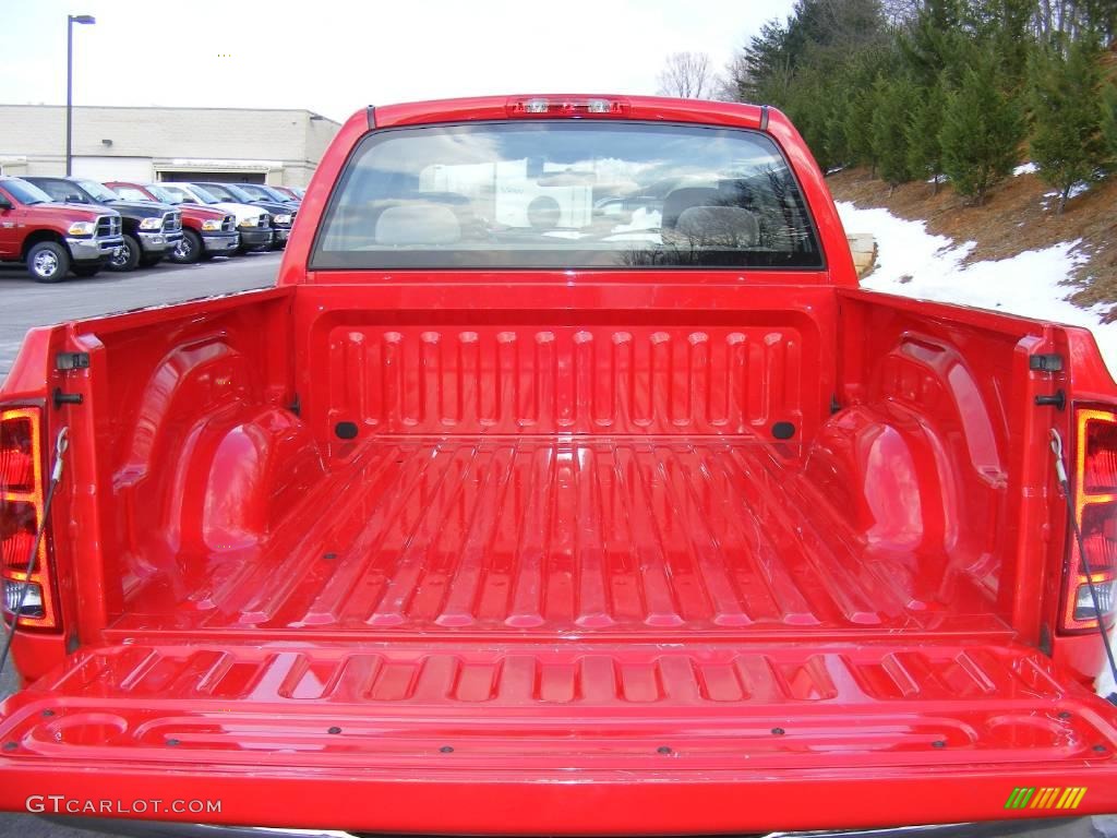 2004 Ram 1500 SLT Quad Cab 4x4 - Flame Red / Dark Slate Gray photo #35