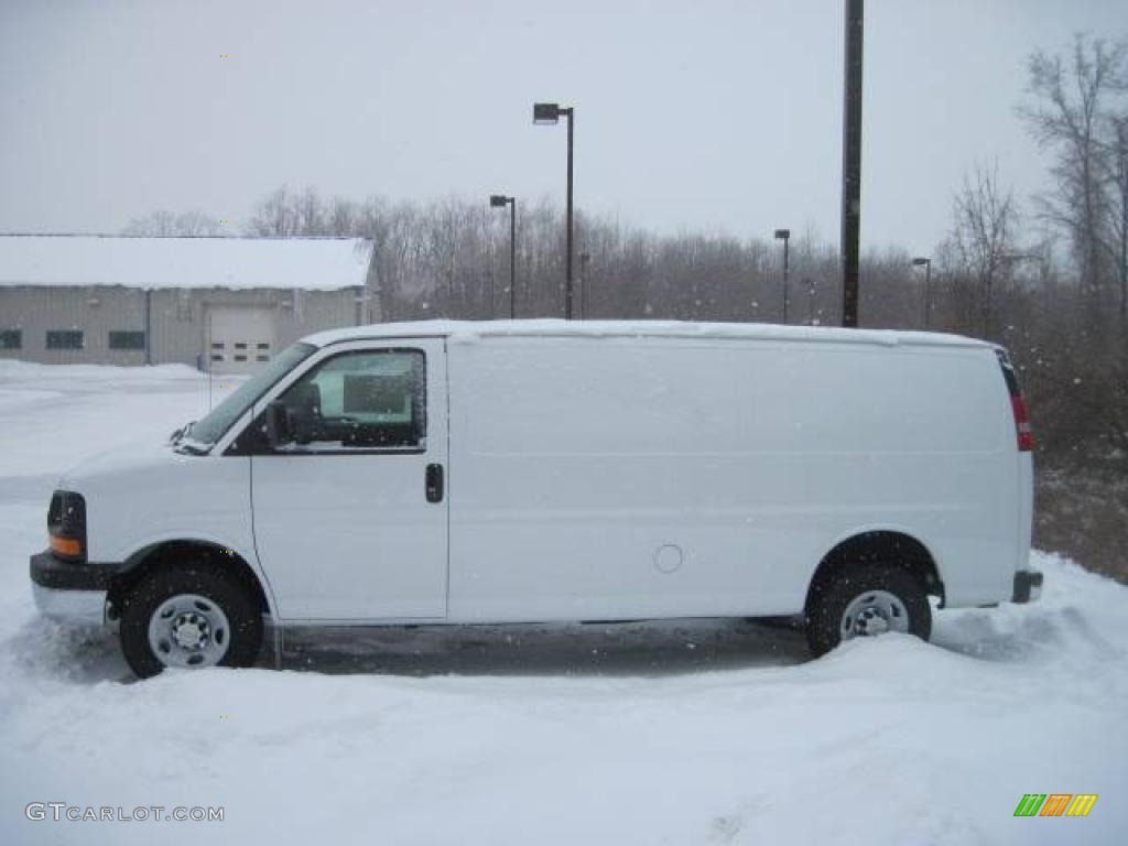 2010 Express 2500 Moving Van - Summit White / Medium Pewter photo #6