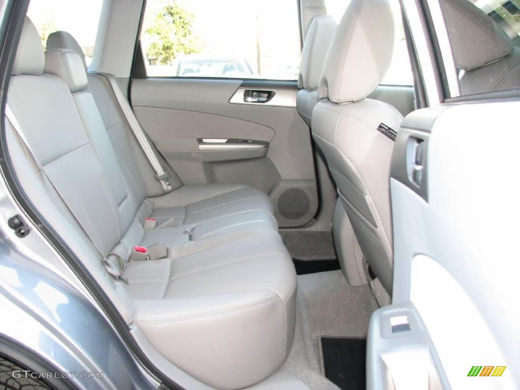 2009 Forester 2.5 XT Limited - Spark Silver Metallic / Platinum photo #11