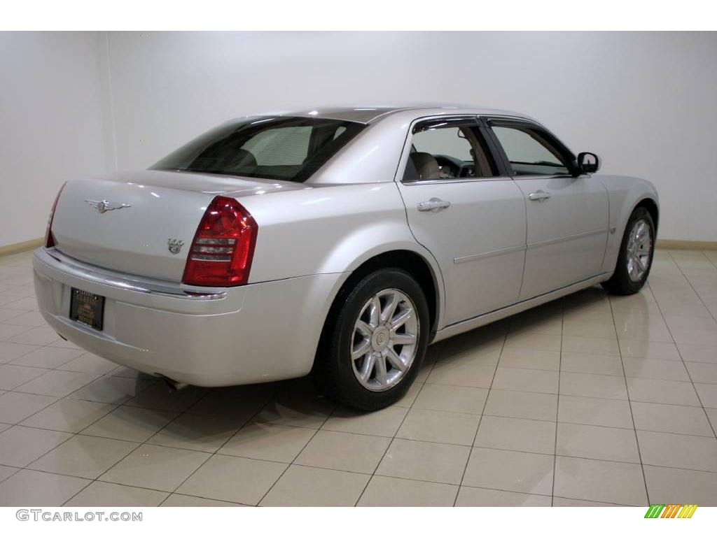 2005 300 C HEMI - Bright Silver Metallic / Dark Slate Gray/Light Graystone photo #7
