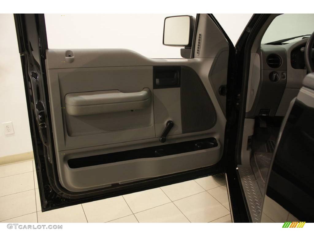 2004 F150 STX SuperCab - Black / Medium/Dark Flint photo #7