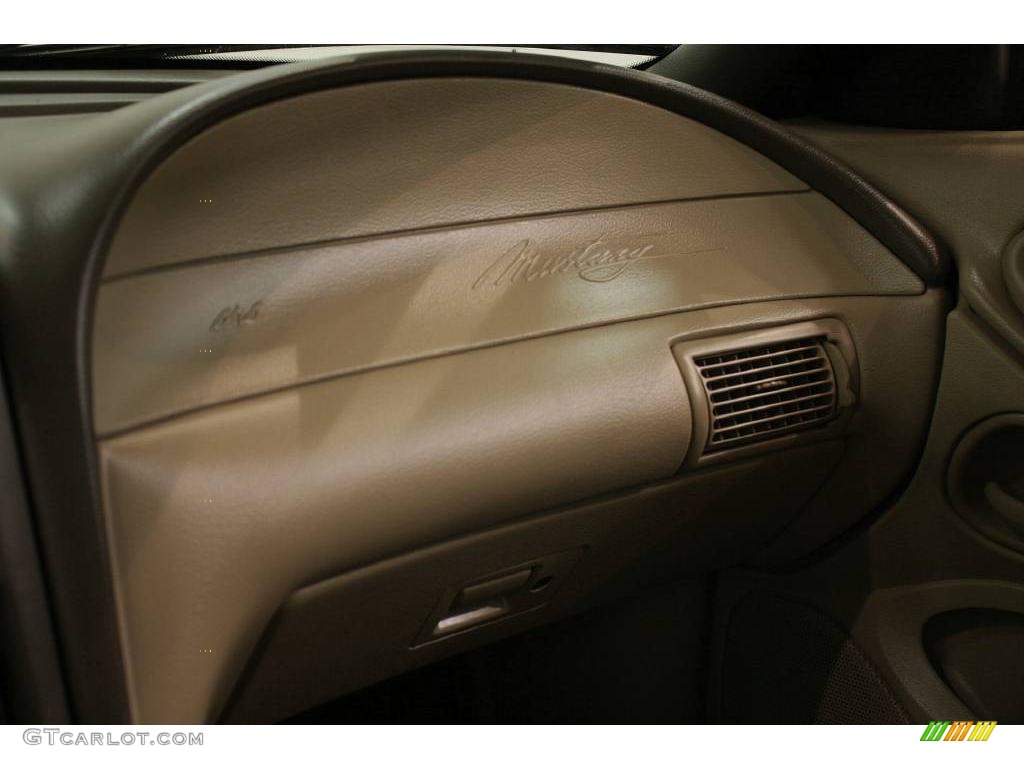 2000 Mustang V6 Coupe - Amazon Green Metallic / Medium Parchment photo #13