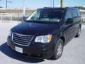 Brilliant Black Crystal Pearlcoat - Town & Country Touring Signature Series Photo No. 2