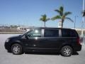 Brilliant Black Crystal Pearlcoat - Town & Country Touring Signature Series Photo No. 3