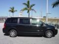 Brilliant Black Crystal Pearlcoat - Town & Country Touring Signature Series Photo No. 7