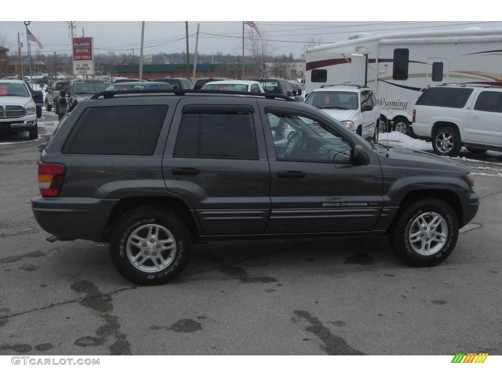 2004 Grand Cherokee Laredo 4x4 - Graphite Metallic / Dark Slate Gray photo #2