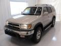 Natural White - 4Runner SR5 Photo No. 1