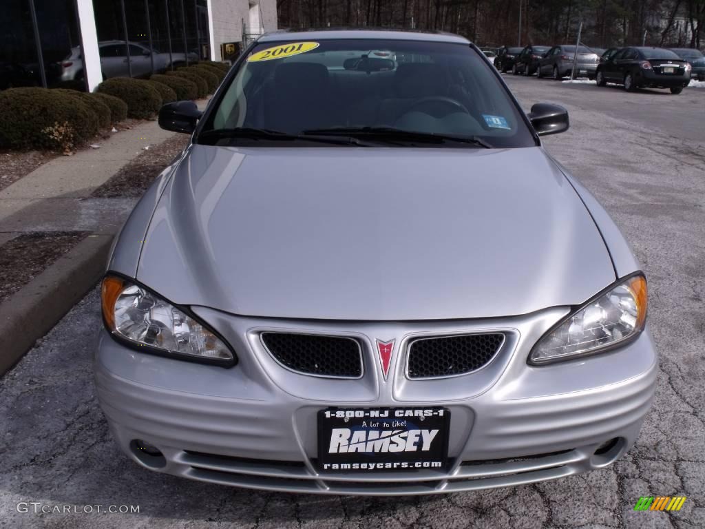 2001 Grand Am SE Sedan - Galaxy Silver Metallic / Dark Pewter photo #2