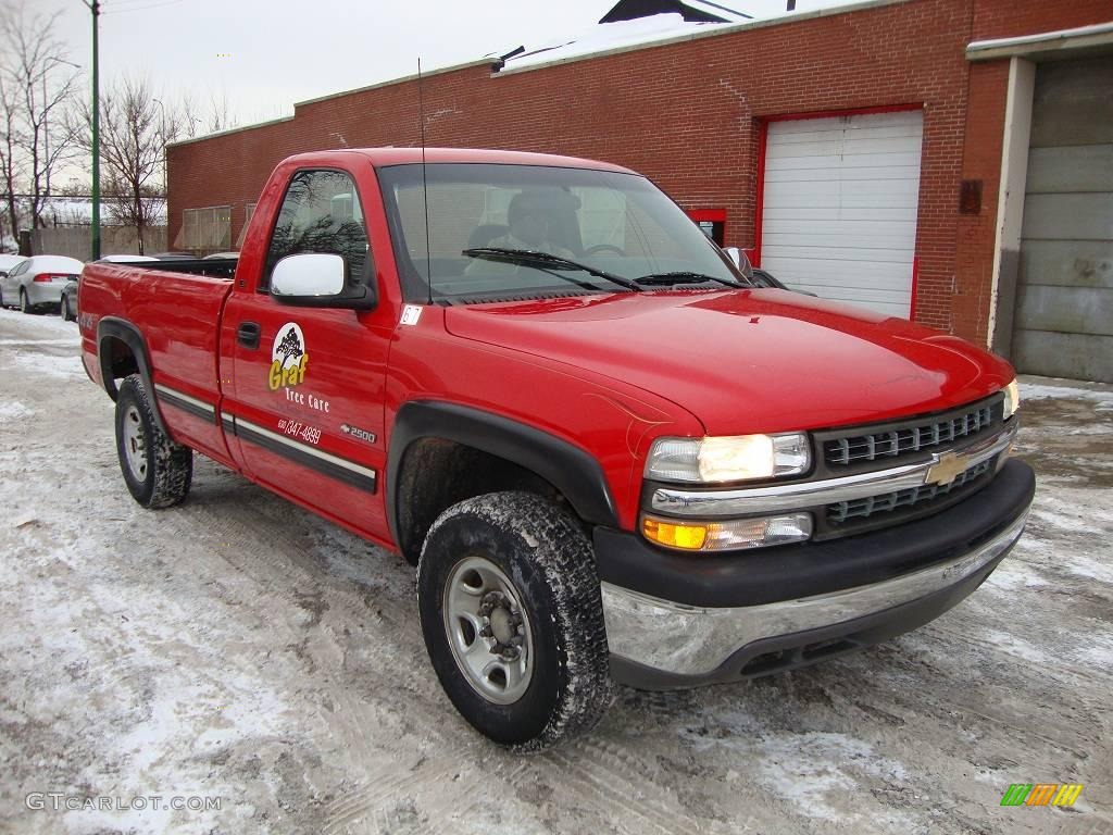 2000 Silverado 2500 LS Regular Cab 4x4 - Victory Red / Graphite photo #2