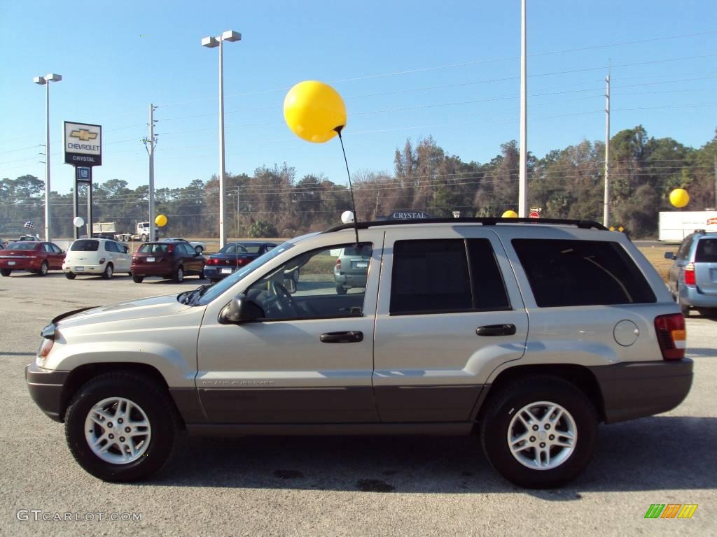 2003 Grand Cherokee Laredo - Light Pewter Metallic / Taupe photo #2