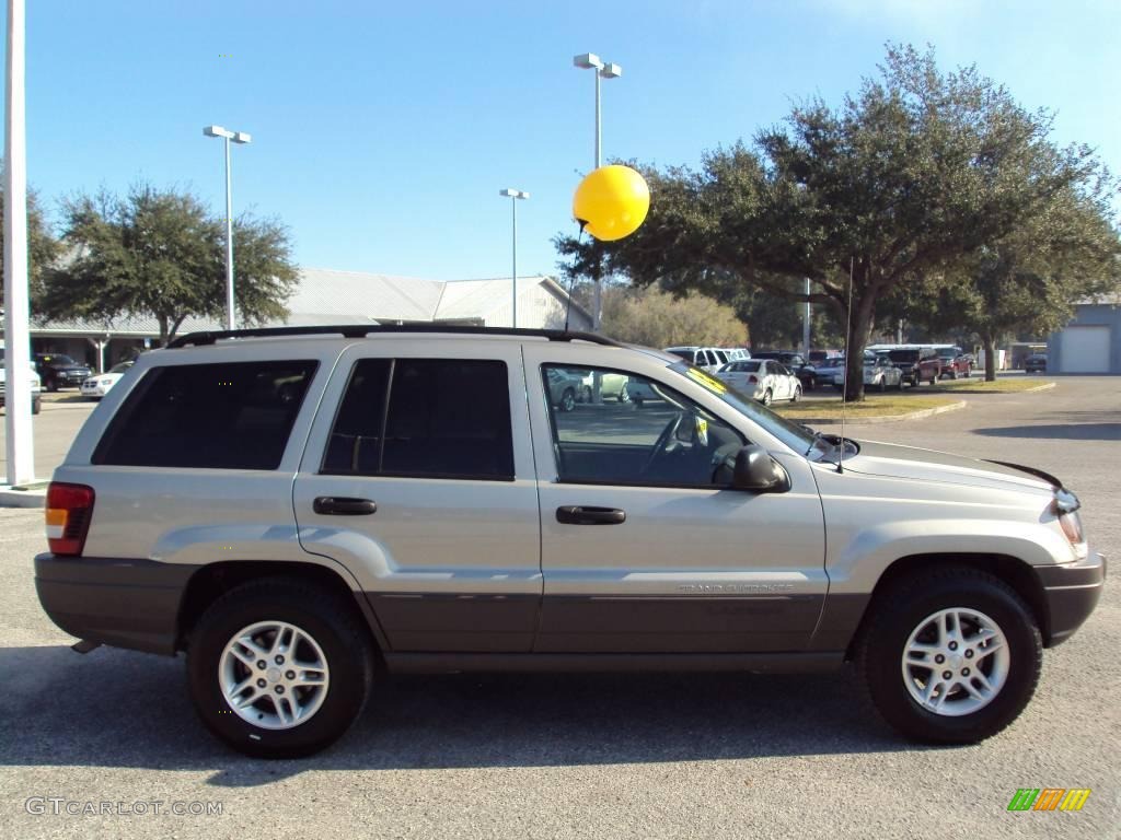 2003 Grand Cherokee Laredo - Light Pewter Metallic / Taupe photo #10