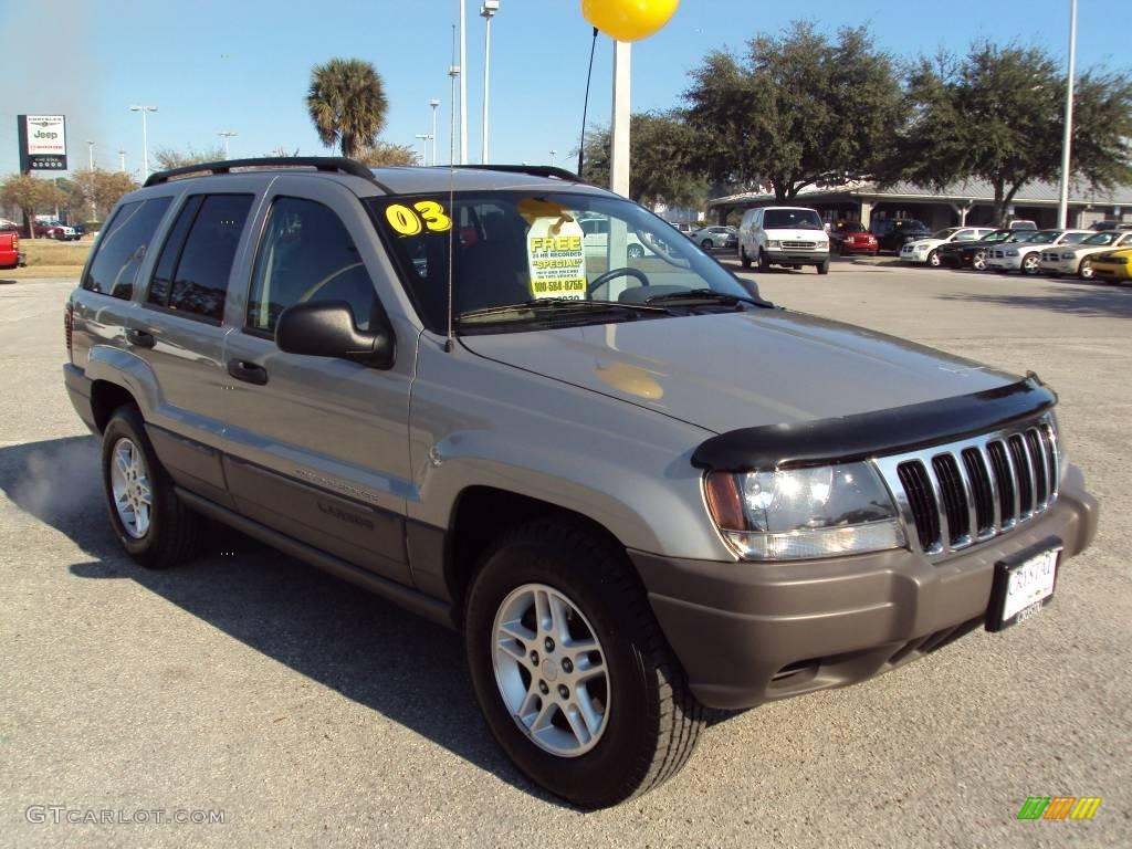 2003 Grand Cherokee Laredo - Light Pewter Metallic / Taupe photo #11