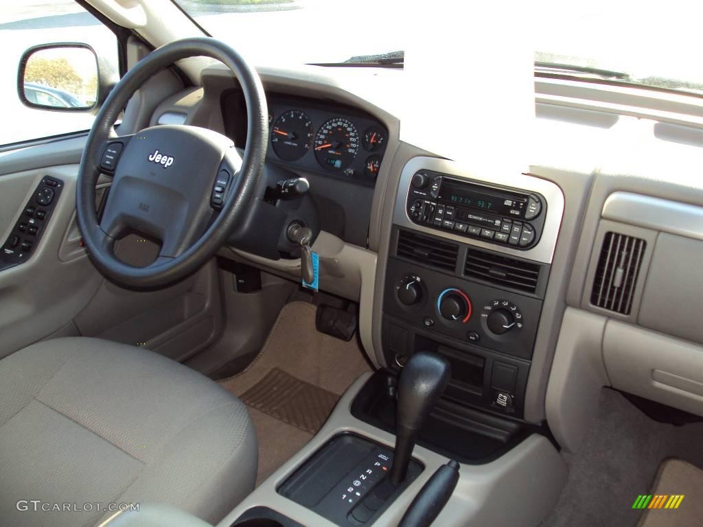 2003 Grand Cherokee Laredo - Light Pewter Metallic / Taupe photo #12