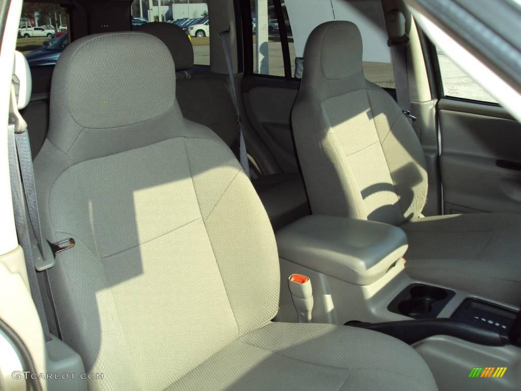 2003 Grand Cherokee Laredo - Light Pewter Metallic / Taupe photo #13